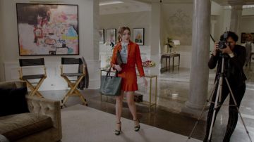 Sandalias de tacón verde de Gianvito Rossi usadas por Fallon Carrington (Elizabeth Gillies) en Dynasty S02E04
