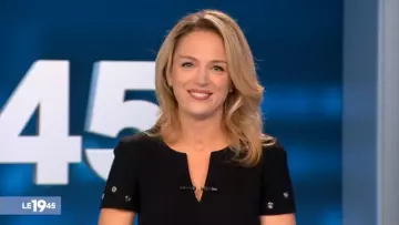 The black dress with grommets Vicky Bogaert in The 19:45 M6 of the 21/10/2018
