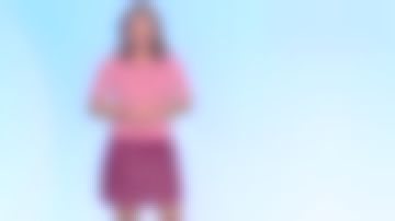 La Jupe effet cuir de Anaïs Baydemir dans Météo 2 du 31/10/2018