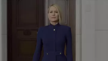 La veste bleue de tailleur portée par Claire Underwood (Robin Wright) dans House of Cards S06E01