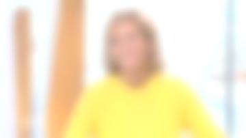 The sweater yellow Claire Chazal in free Entry to the 05/11/2018