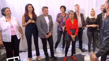 The trouser suit golden buttons of Delphine Wespiser in Key not at my post 01/11/2018