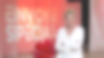 La blouse à zip de Élise Lucet dans Envoyé spécial du 08.11.2018