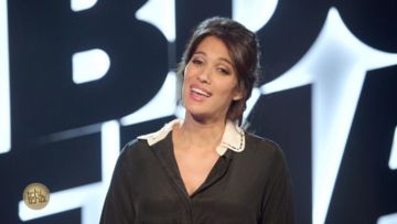 The black dress white collar of Laurie Cholewa in Tchi tcha of the 06/11/2018