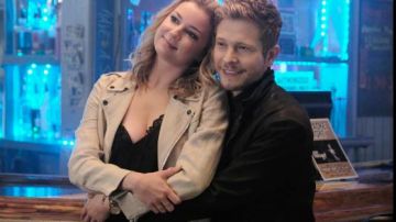 Chaqueta Moto de lino de Nicolette Nevin (Emily VanCamp) en The Resident (S02E07)