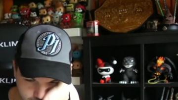 La figura Funko Pop de Godzilla en el video de YouTube de LinksTheSun's Crown Jewel Review