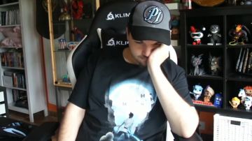 La estatuilla Funko Pop de Baby Pegasus en el video de YouTube Bilan Crown Jewel de LinksTheSun