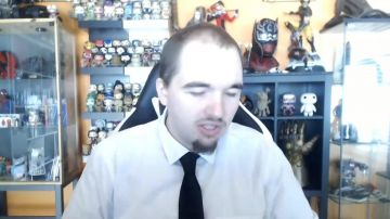 La versión NWO de la figura Funko Pop de Razor Ramon en el video de YouTube de LinksTheSun's WWE Evolution Review