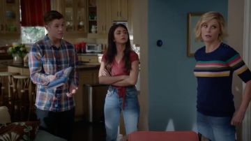 Reformation Flora Top worn by Claire Dunphy (Julie Bowen) as seen in Modern Family S10E07