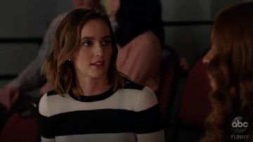 Zadig & Voltaire Noir & Blanc Source Rayure Pull porté par Angie d'Amato (Leighton Meester) comme on le voit dans les Parents Célibataires S01E07