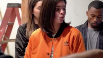Brooklyn Heights Blouson porté par Kendall Jenner en accord avec les Kardashians (S15E02)