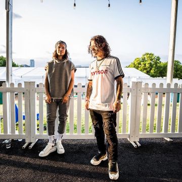 Zapatillas de gran tamaño Alexander McQueen Black usadas por Alex van den Hoef en la cuenta de Instagram de @dvbbs