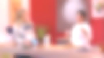 El jersey multicolor de Agathe Lecaron en La maison des maternelles del 07/11/2018