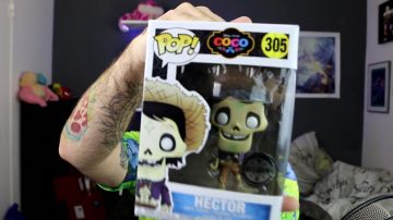 The funko pop Hector in Coconut Wonder Hook in the video NEW FUNKO POP to MY COLLECTION