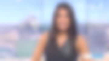 La robe en cuir de Émilie Tran Nguyen dans 12/13 du 30/10/2018