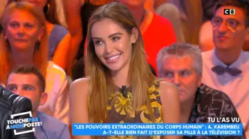 Le Top Barocco à Design Sans Manches Versace de Nabilla Benattia dans Touche pas à mon poste du 04/09/2018