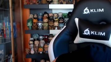 El funko pop de Kronk en Kuzco de LinksTheSun en el video Predictions Super Show Down 2018