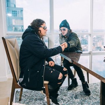 Sneakers Adidas Yeezy Boost 750 worn by Alex van den Hoef on the Instagram account @dvbbs