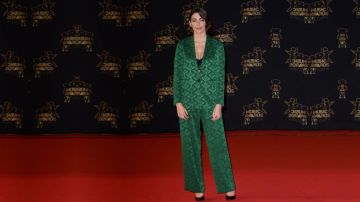 The Pants smooth jacquard Léa Paci in NRJ Music Awards of the 10/11/2018