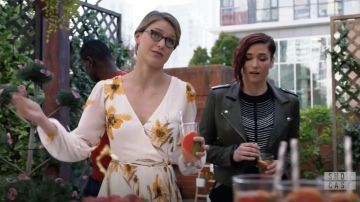 La robe à fleurs Wilfred portée par Kara Danvers (Melissa Benoist) dans Supergirl S04E05