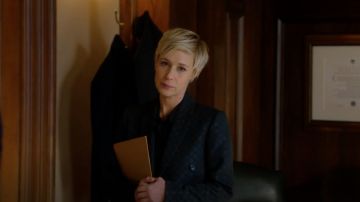 El blazer de lunares de Paul Smith usado por Bonnie Winterbottom (Liza Weil) en Murder S05E06