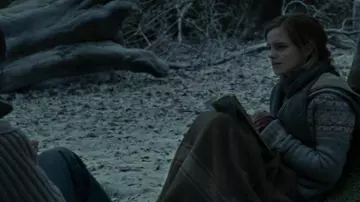 La réplique du gilet porté par Hermione Granger (Emma Watson) dans Harry Potter et les Reliques de la Mort - 1ère partie