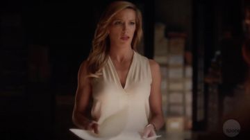Laurel Lance's (Katie Cassidy) Theory Sleeveless White Silk Top in Arrow (S07E05)