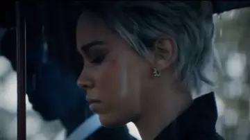 les boucles d'oreilles à piques portées par Ororo Munroe / Storm (Alexandra Shipp) dans X-Men : Dark Phoenix
