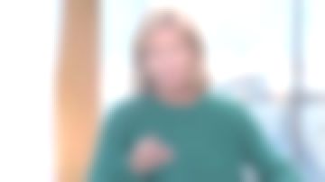 The green sweater Small Tops worn by Claire Chazal in Free admission to the November 12, 2018