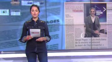 La camisa de Clélie Mathias con bolsillos con tachuelas en Cnews del 29/10/2018