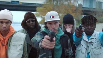 La casquette Union de Orelsan dans le clip Rêves bizarres (feat. Damso) [CLIP OFFICIEL]