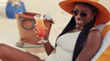 One Piece Bathsuit worn by Molly Carter (Yvonne Orji) in Insecure (S03E01)