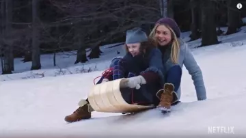Les bottines rembourrées de Amber (Rose McIver) dans A Christmas Prince