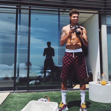 Socks Mid Molet Adidas worn by Dele Alli on the account instagram @dele