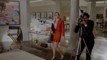 The leather jacket lamb orange Fallon Carrington (Elizabeth Gillies) in Dynasty S04E02