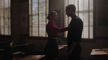 Forever Unique Jupe en Tweed porté par Cheryl Fleur (Madelaine Petsch) comme on le voit dans Riverdale S03E04