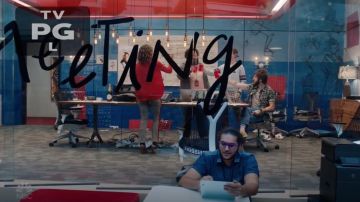 Mother The Insider Ankle Plaid Pants usado por Emet (Sarayu Blue) como se ve en I Feel Bad S01E08