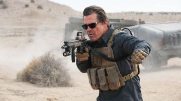 Mechanix wear tactical gloves worn by Matt Graver (Josh Brolin) as seen in Sicario: Day of the Soldado