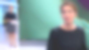 The two-toned gown of Marie-Sophie Lacarrau in the Journal of 13 hours from France 2 of the 16/11/2018