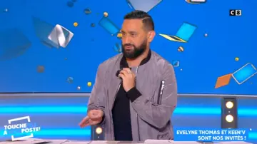 La chaqueta gris bomber original de Cyril Hanouna en Touche pas à mon poste del 13/11/2018