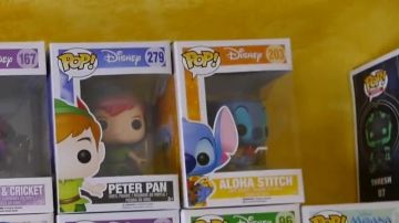 El funko pop de Stitch Aloha en Lilo y Stitch de Ptikouik en el vídeo ALL MY COLLECTION OF FUNKO POP!!