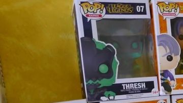 El funko pop de Thresh en League of legends de Ptikouik en el video ALL MY FUNKO POP COLLECTION!!