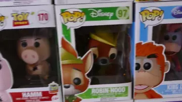 El funko pop de Robin Hood de Ptikouik en el vídeo ALL MY COLLECTION OF FUNKO POP!!