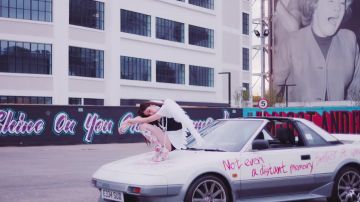 Vetements Floral Bottes portées par Jennie Kim dans son SOLO de la musique de la vidéo