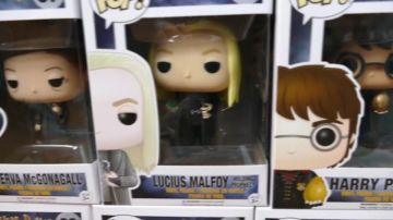 El funko pop de Lucius Malfoy con la profecía en Harry Potter de Ptikouik en el vídeo ALL MY COLLECTION OF FUNKO POP!!