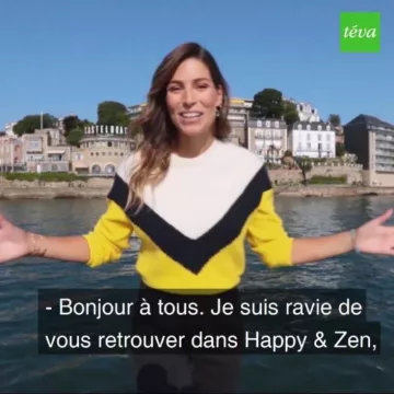 The sweater tricolor Laury Thilleman on his account Instagram @laurythilleman