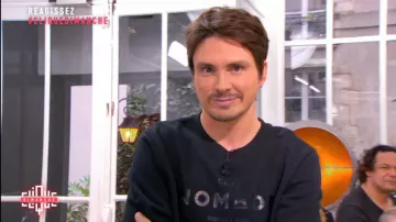 Le sweatshirt noir "Club Nomade" de Guillermo Guiz dans Clique dimanche (18/11/18)