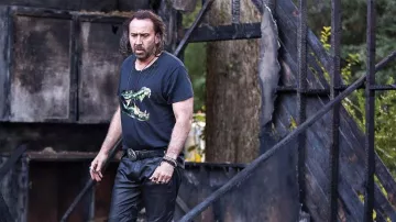 Joe's (Nicolas Cage) gator t-shirt as seen in Between Worlds