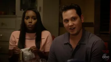 The small sweater pink striped short-sleeved Paul Smith worn by Michaela Pratt (Aja Naomi King) in Murder S05E06