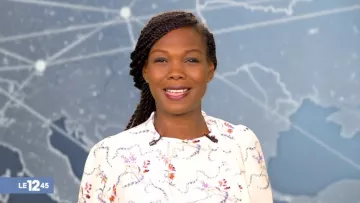 The Blouse fluid floral print of Kareen Guiock in The 12:45 to M6 of the 11/10/2018